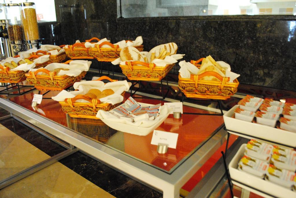 Raviz Center Point Hotel Dubai Dış mekan fotoğraf