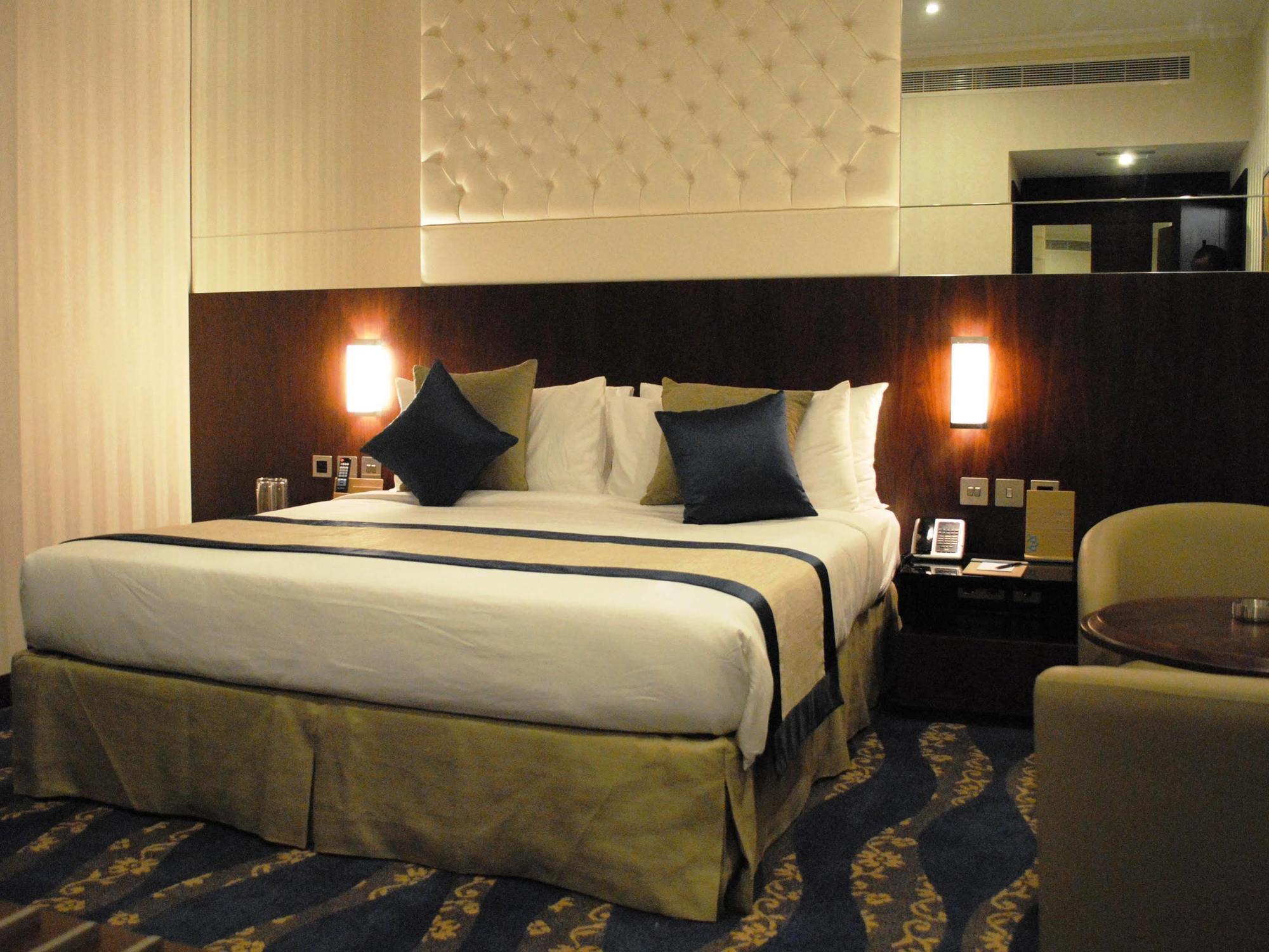 Raviz Center Point Hotel Dubai Dış mekan fotoğraf